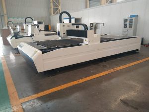fibre 700w coupant l'acier inoxydable